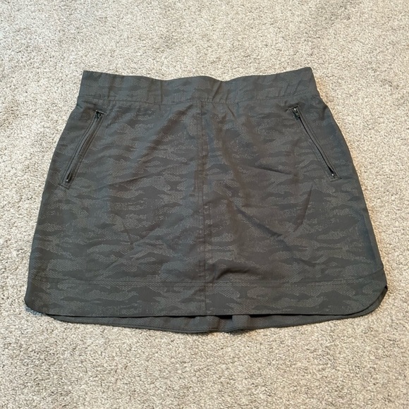 Orvis Pants - Orvis Women's Travel Skort Skirt Stretch Inner Shorts Green Size S Camo